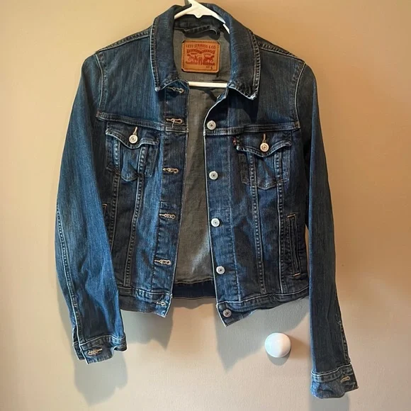 Levi Jean Jacket! Excellent Condition! - Picture 1 of 5